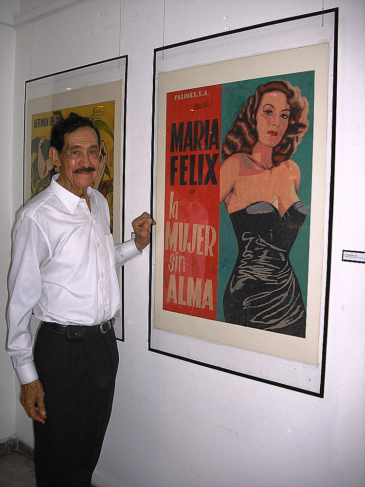 Eladio Rivadulla Martínez y uno de sus carteles